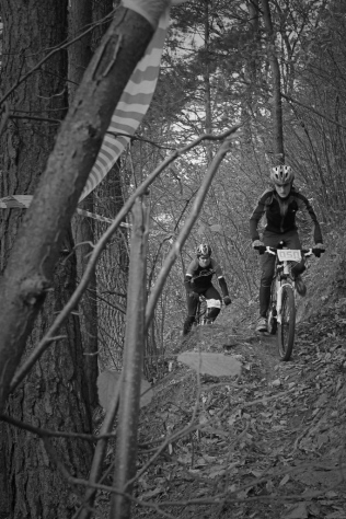 Kelios akimirkos iš MTBF sezono uždarymo kroso. Fotografas Tautvydas Banelis, 2011