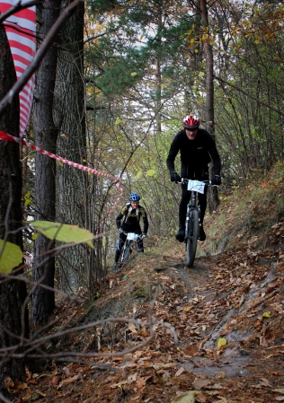 Kelios akimirkos iš MTBF sezono uždarymo kroso. Fotografas Tautvydas Banelis, 2011